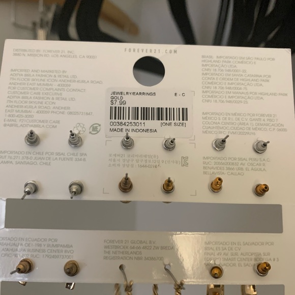 Forever 21 Earring set. *Not selling due to virus* - Picture 2 of 2